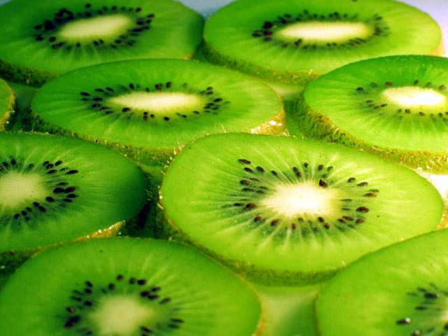 kiwi propiedades y alimentos con vitamina c